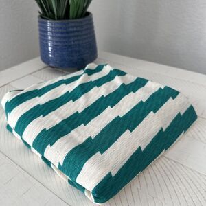 2 YARDS and 30" Wide Fabric Stretch Lightweight Polyester‎ Green White Zig Zag